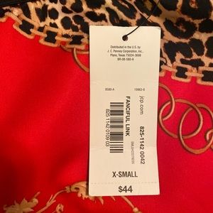 Gold link / cheetah print thick leggings.